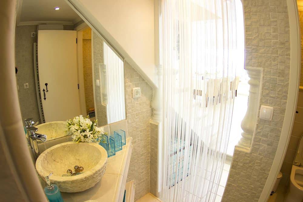 Vermar - Arrifana Beach in Arrifana, Aljezur