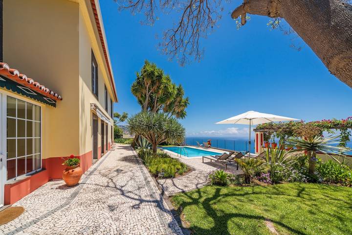 Villa para 8 pessoas, com Terraço e Jardim e ainda Vista no Funchal