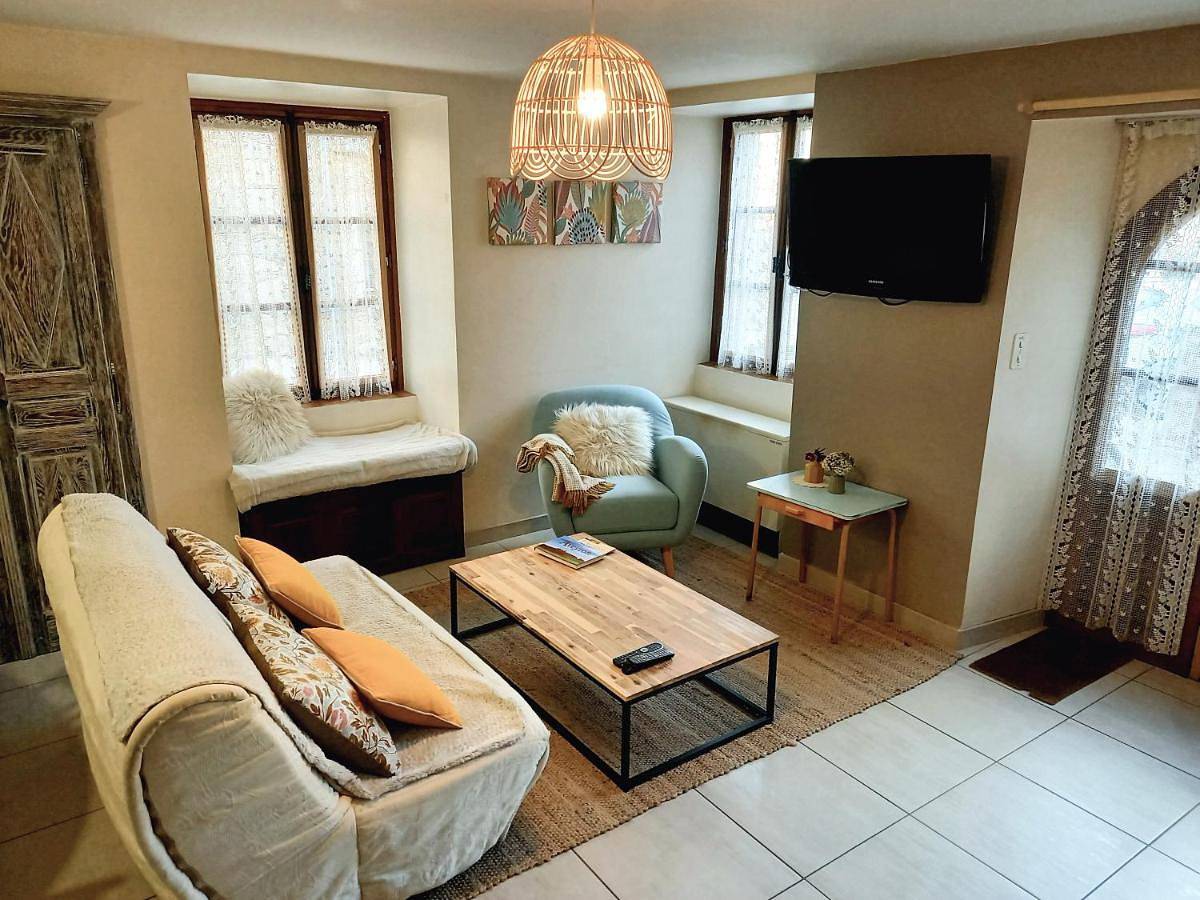 Two-Bedroom House in Castelnau-Pégayrols, Parc naturel régional des Grands Causses