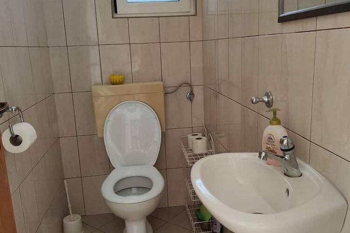 Holiday Home Maja - Four Bedroom Holiday Home with Terrace and Sea View in Maslinica, Solta