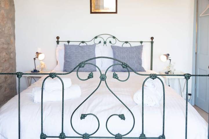 Fabulous holiday house with garden and nearby parking, close to town and beaches in St. Ives, Cornwall