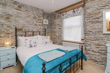 Log Cabin for 6 People in Looe, Cornwall, Photo 1