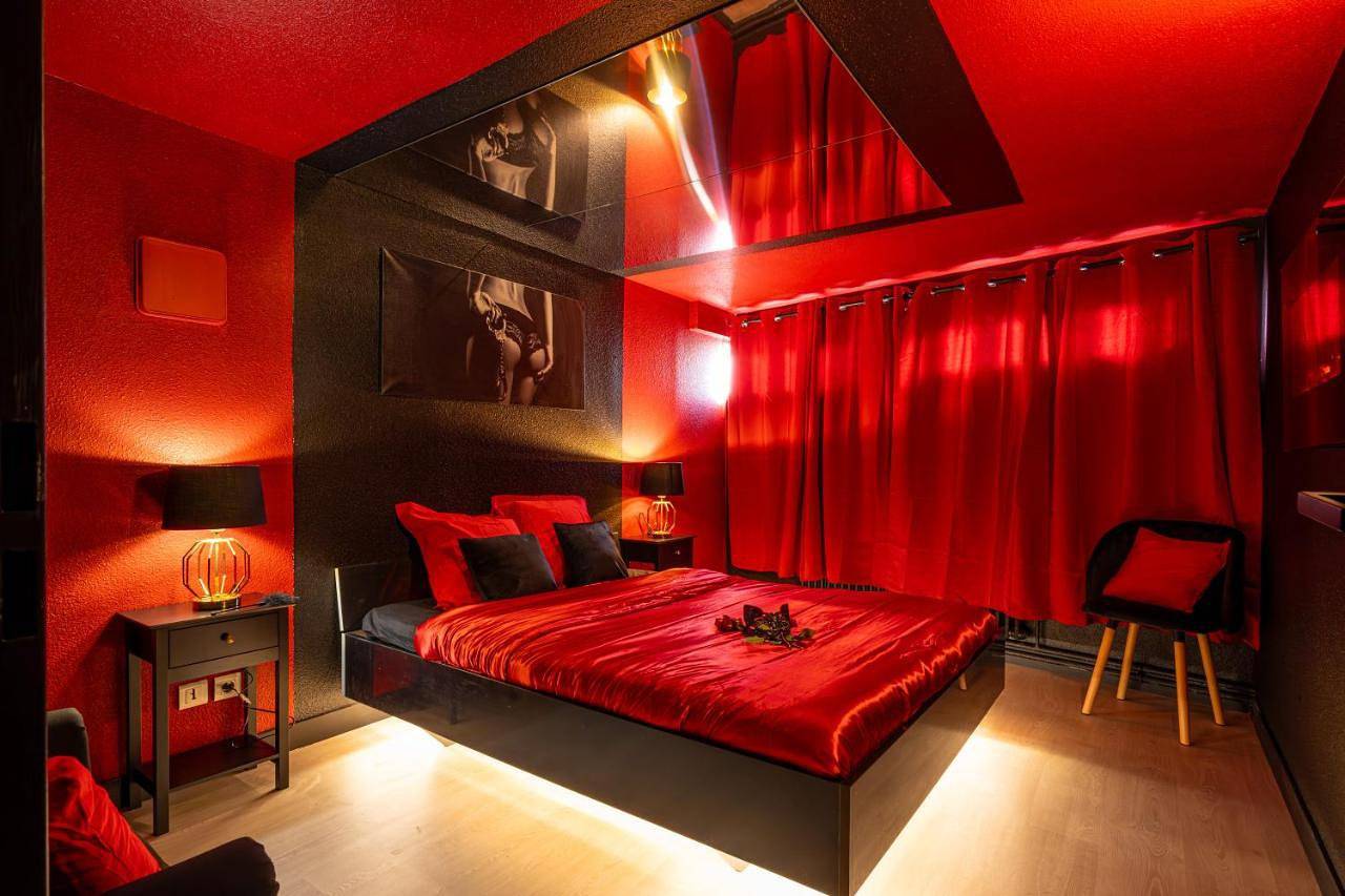 Appartement entier, Cocon Sensuel - 50 Nuances - Les Cocons de Nath in Montbéliard, Doubs