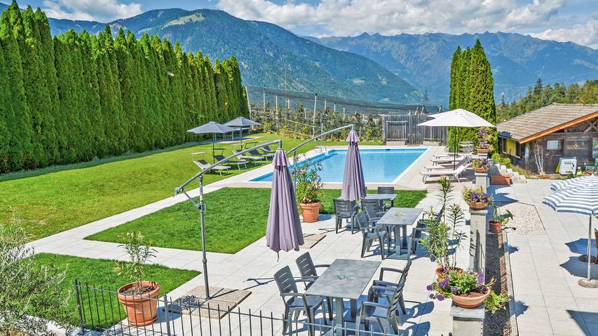 Hel lejlighed, Apartment 'Residence Sonnegg  5' with Mountain View, Shared Pool and Wi-Fi in Völlan, Lana