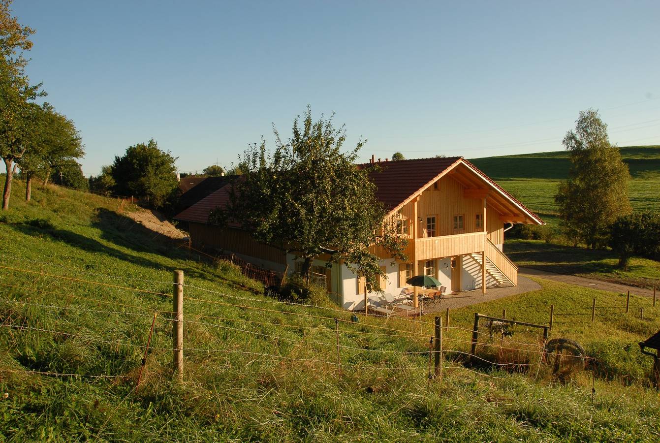 Mattress Dormitory 'Yellow' with Shared Terrace & Garden, Without Kitchen in Seeshaupt, Starnberger See