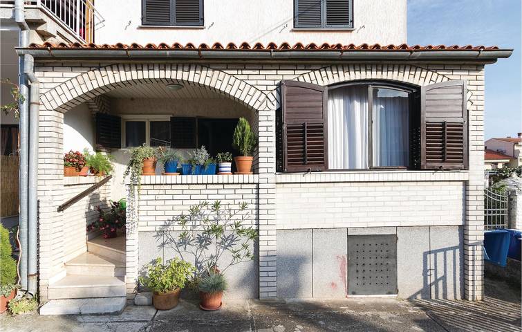 Apartamento vacacional entero, Encantador, a 2 km de la playa: acogedor apartamento de 1 dormitorio con terraza y wifi in Rovinj (Istria), Rovinj