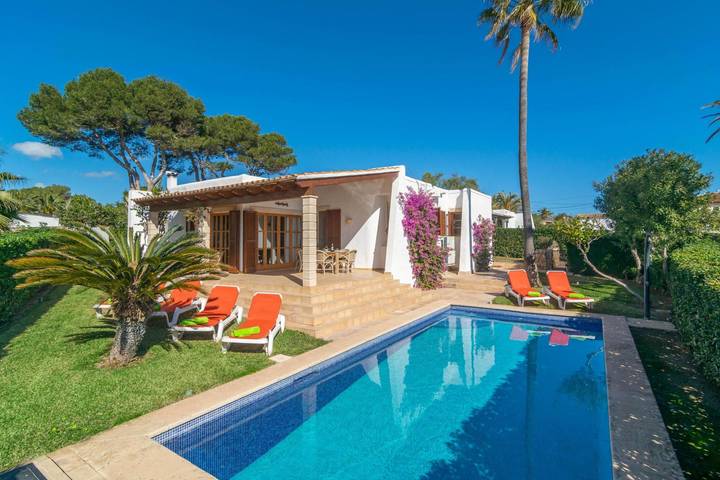 Casa de vacaciones para 6 personas, con Jardín en Cala Mandia