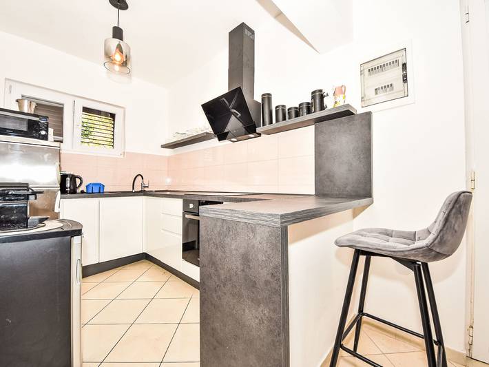 Ferienwohnung für 4 Personen, mit Terrasse in Sukosan - 2