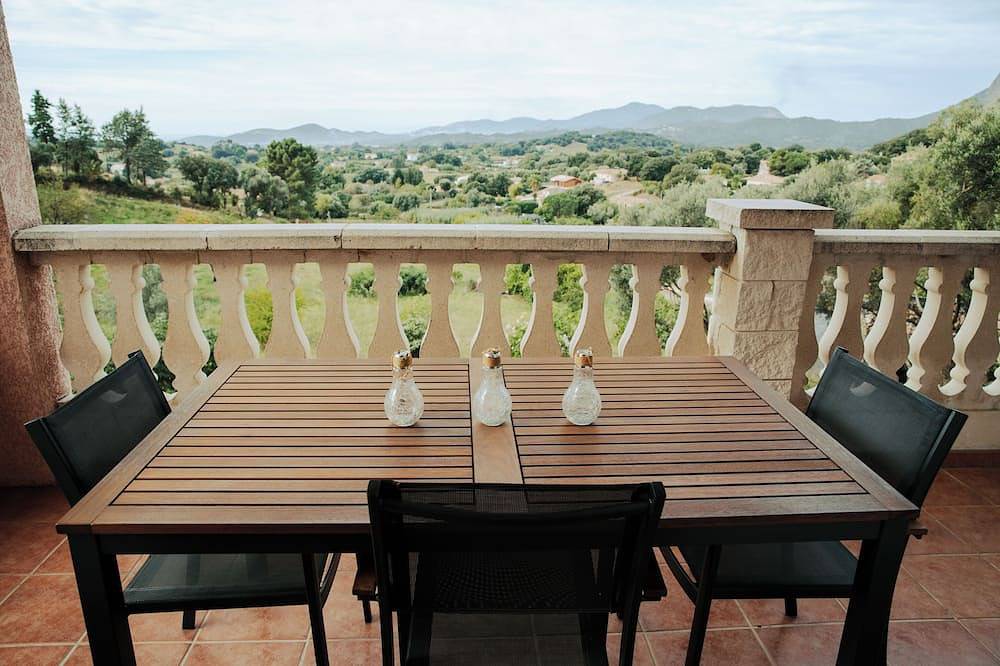 Villa 8 people, Gravone valley, exceptional view of Ajaccio in Peri, Ajaccio und Umgebung