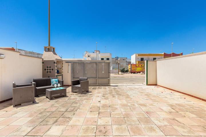 Ganze Wohnung, Ferienwohnung für 7 Personen mit Garten in Porto Cesareo, Golf von Tarent