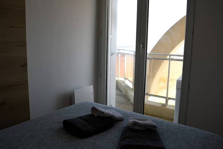 Appartement entier, Mettons les voiles - Appt vue mer avec loggia in Bernières-sur-Mer, Région de Caen