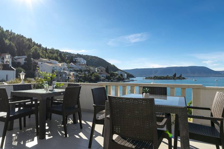 Ferienwohnung für 2 Personen, mit Garten und Terrasse, mit Haustier