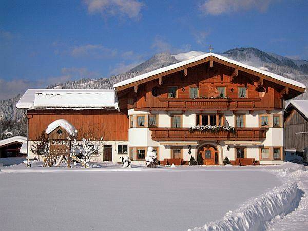 Ferienwohnung für 5 Personen, mit Balkon und Terrasse sowie Garten und Ausblick in Kaisergebirge - 2