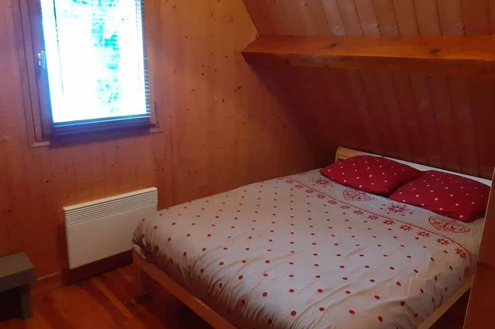 Gîte pour 8 personnes, avec jacuzzi ainsi que jardin et terrasse, animaux acceptés à Cazeaux-de-Larboust - 3