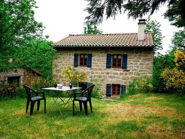 Gîte pour 4 personnes, avec jardin et terrasse, animaux acceptés à Vielprat