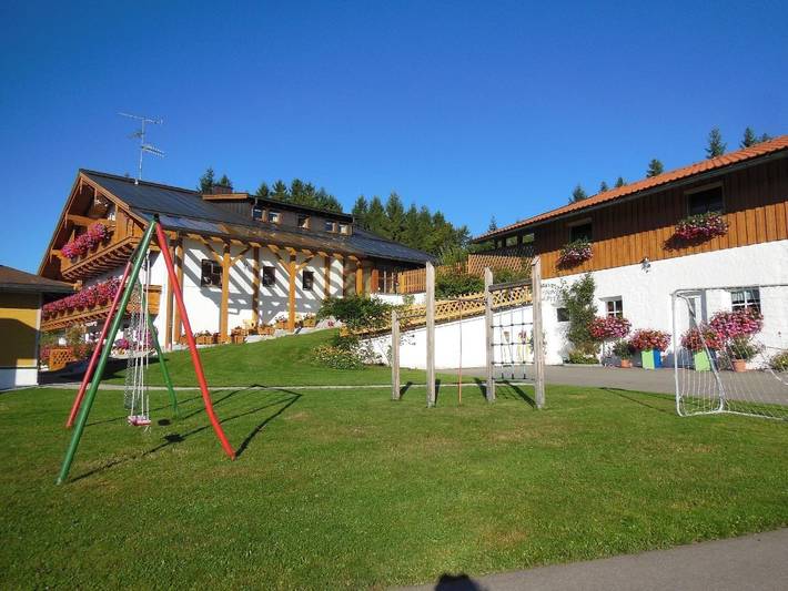 Ferienwohnung für 5 Personen, mit Garten in Neureichenau