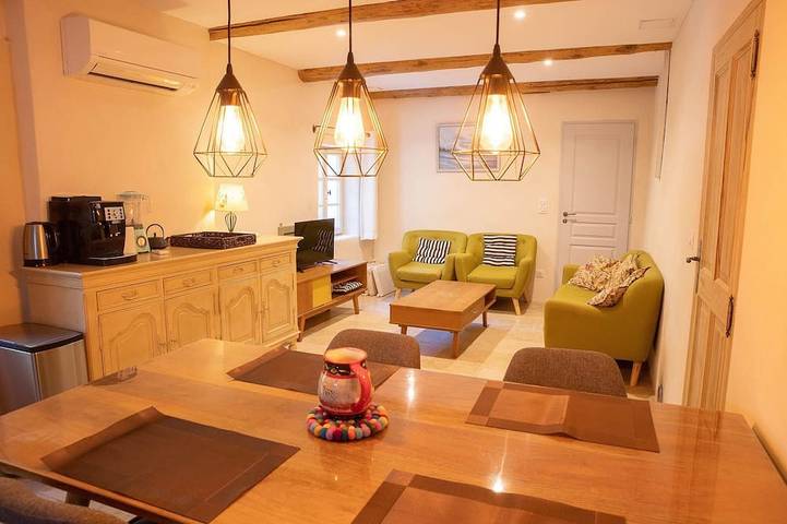 Gîte pour 4 personnes, avec balcon à Saint-Hippolyte-le-Graveyron
