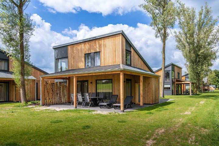 Bungalow voor 6 personen, with Balkon/Terras and Terras as well as Sauna in Flevoland