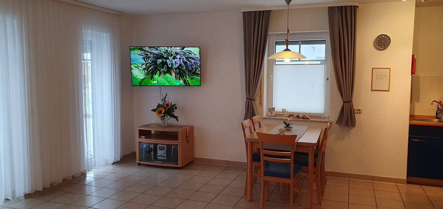 Ganze Wohnung, Komfortabel eingerichtete Ferienwohnung in Zentrumsnähe! in Zingst, Fischland - Darß - Zingst
