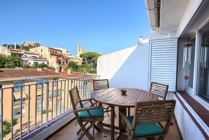 Ferienhaus 'Can Quintaneta' mit Terrasse und Blick auf das Schloss von Begur in Begur Zentrum, Begur