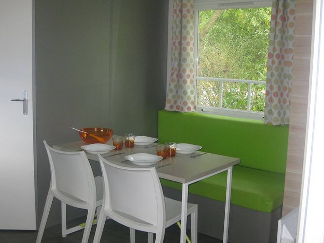 Mobil-home 4 pers avec Terrasse à Chaillé-les-Marais in Chaillé-les-Marais, Fontenay-le-Comte