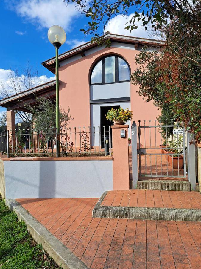 Appartamento per 4 persone, con Terrazza e Giardino nonché Panorama a San Giovanni Valdarno