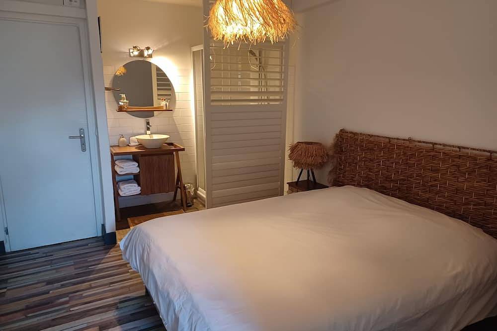 Maison à 50 mètres de la mer,4 salles d'eau, studio en option, proche parc expo. in Carnon-Plage, Mauguio