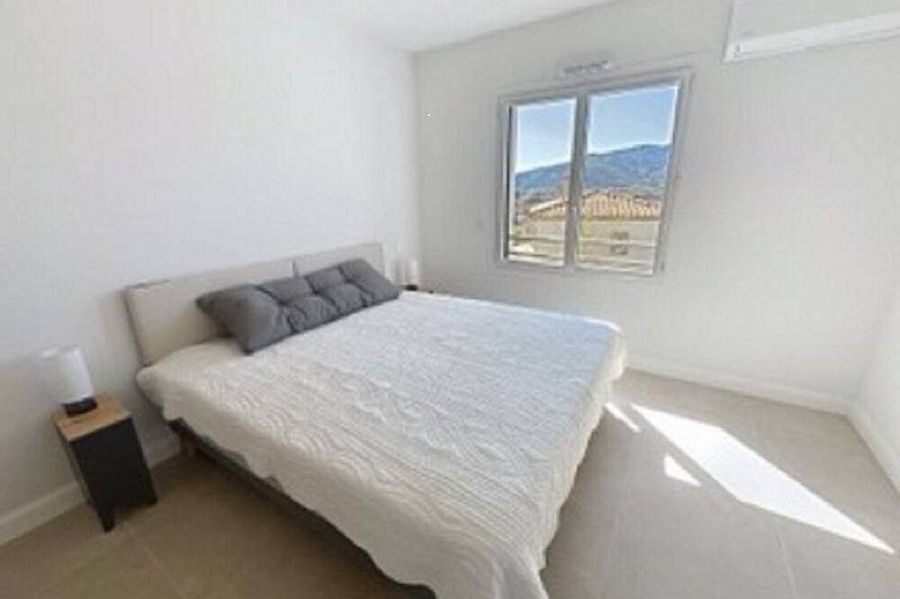 Villa 120m2, swimming pool, 4 bedrooms, 8 pers, 15minutes Cannes and Grasse, 30min Nice in Pégomas, Mediterranean Coast (France)