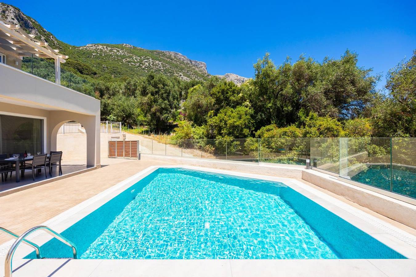 Villa pour 6 personnes avec vue sur l’océan in Mparmpati, Corfou