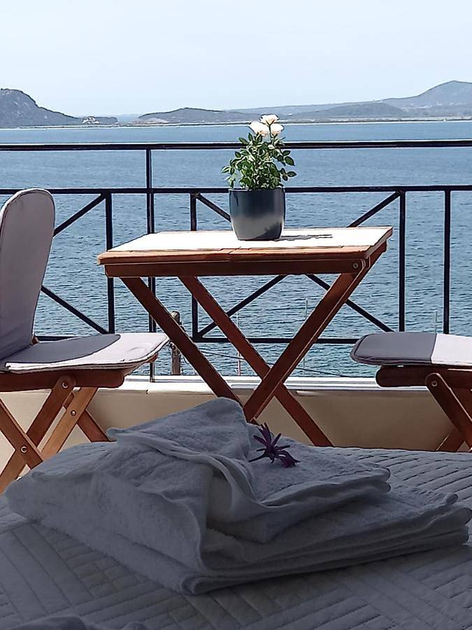 Gîte pour 2 personnes, avec vue et balcon dans Pýlos - 3