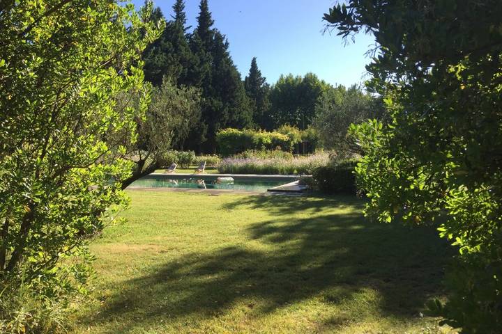 Location de vacances pour 14 personnes, avec piscine et jardin à Eygalières - 3