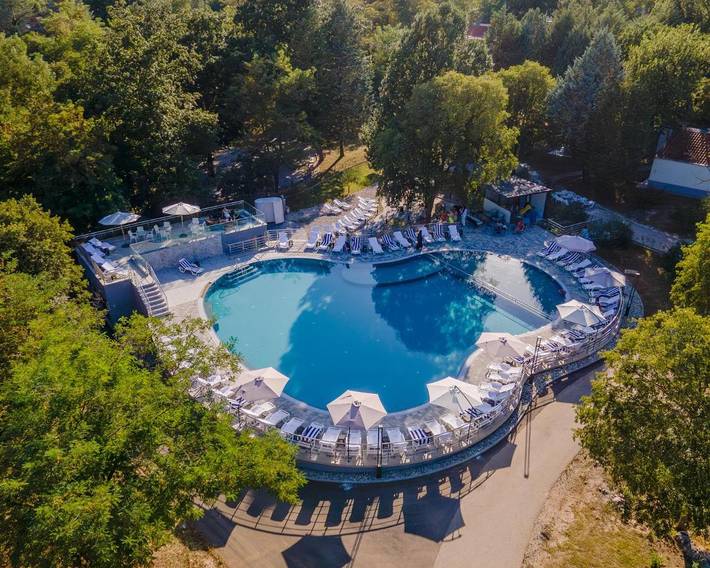 Station pour 2 personnes, avec piscine ainsi que jardin et vue dans Međugorje