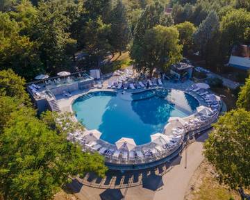 Station pour 2 personnes, avec piscine ainsi que jardin et vue dans Međugorje