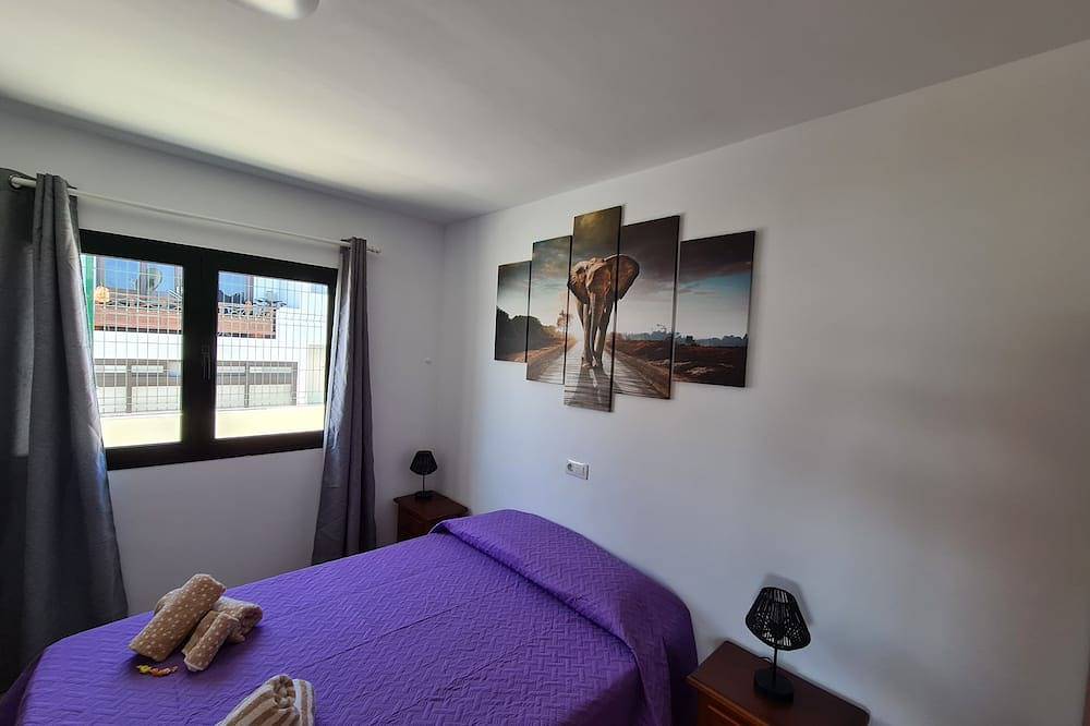 Entire apartment, Apartamentos Bella Vista `africa´ - Con Vistas A Fuerteventura, Terraza Y Wifi in Puerto del Carmen, Tías