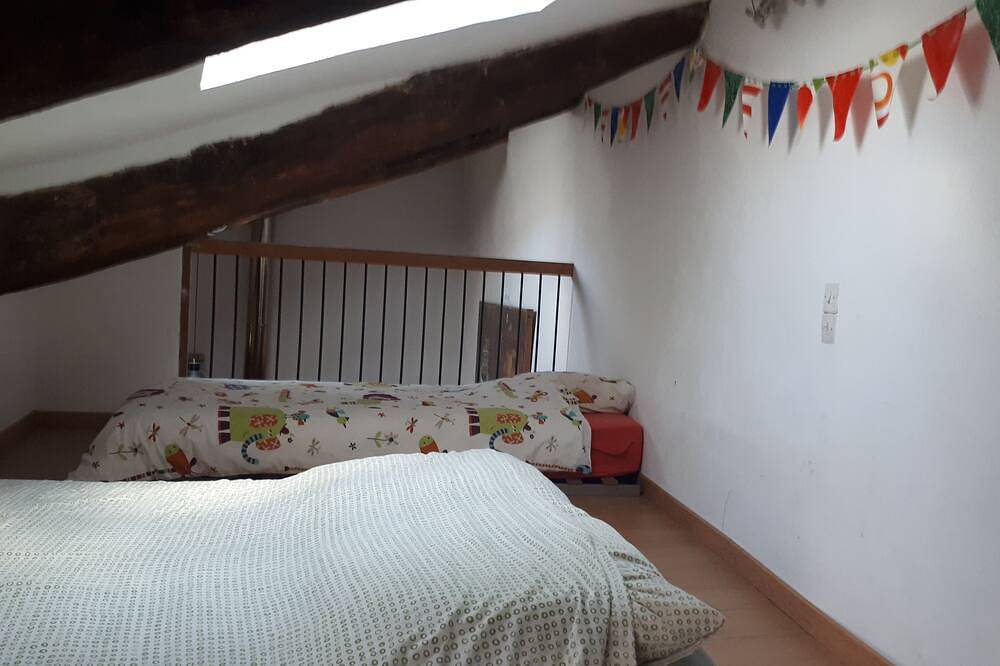 Appartement entier, Petite maison d'artiste in Saint-Étienne-les-Orgues, Région de Forcalquier