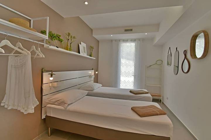 Villa Nausica, heated pool, Padel court, view, wi-fi free and view. in Ragusa, Provincia di Ragusa