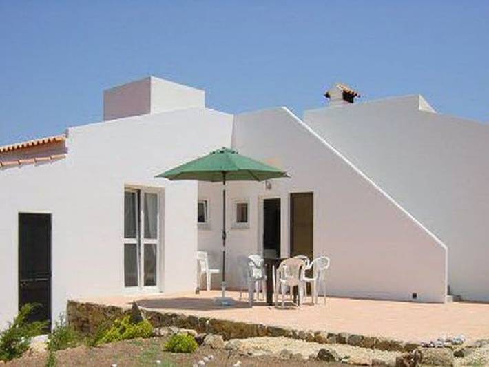 Gemütliche Ferienwohnung mit Terrasse in der Nähe von Praia da Bordeira, Carrapateira in Bordeira, Naturpark Südwest-Alentejo und Costa Vicentina