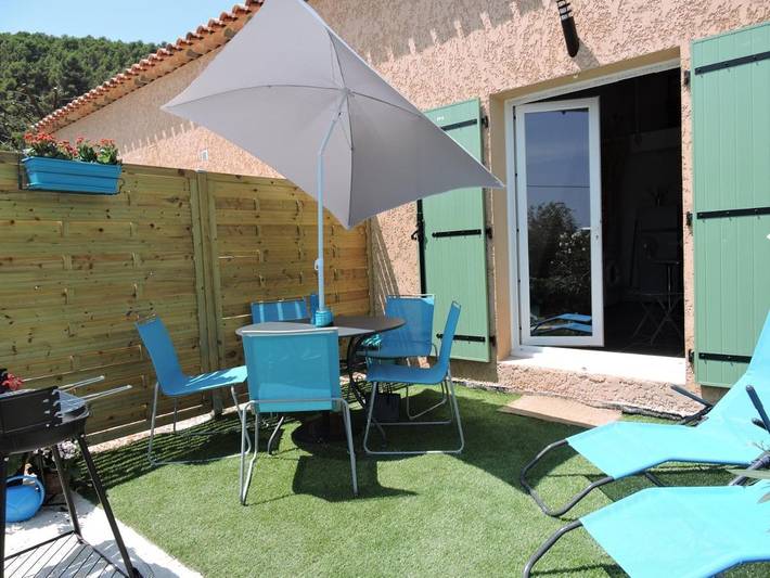 Location de vacances pour 4 personnes, avec Terrasse et Jardin ainsi que Piscine et Vue à Solliès-Pont - 4