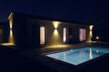 Gîte pour 6 personnes, avec vue ainsi que jardin et piscine à Le Barroux