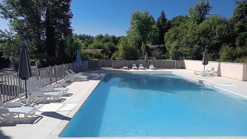 Parc de vacances pour 4 personnes, avec jardin et piscine dans le Lot - 2