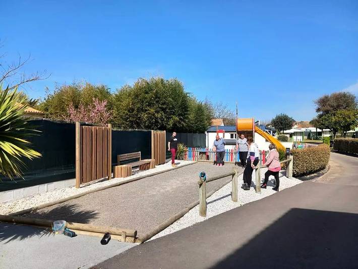 Camping pour 4 personnes, avec piscine et terrasse à Talmont-Saint-Hilaire - 3