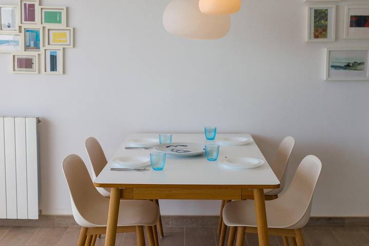 Apartamento entero, Piso Elena – Primera Línea con vistas espectaculares – 4/5 personas in Platja Gran de Palamós (Calonge), Palamós