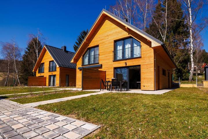 Ferienwohnung für 10 Personen, mit Pool und Terrasse sowie Ausblick