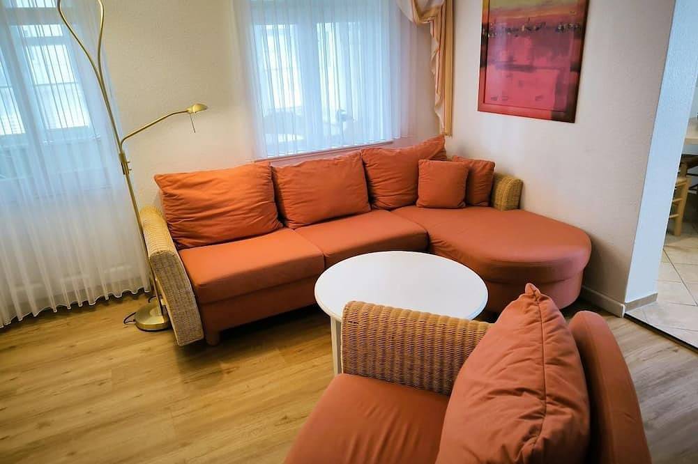 04 schöne 2-Raum-Ferienwohnung m. verglaster Veranda - ruhig gelegenes in Strand Göhren, Göhren