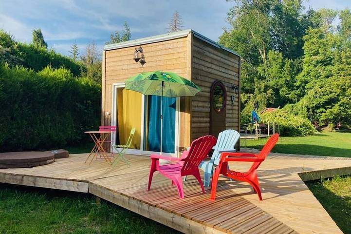 Gîte pour 2 personnes, avec terrasse ainsi que jardin et piscine
