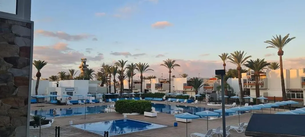 Ferienwohnung für 5 Personen, mit Balkon und Ausblick sowie Pool - 1