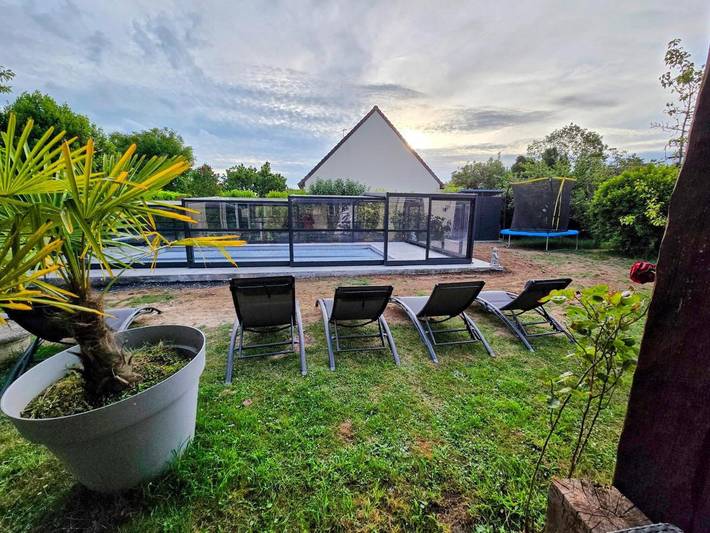 Location de vacances pour 12 personnes, avec jardin et piscine à Petiville