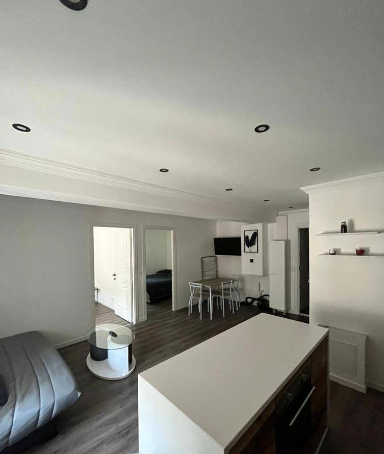 Appartement entier, Two-Bedroom Apartment in Aiguebelle (Savoie), Région de Saint-Jean-de-Maurienne