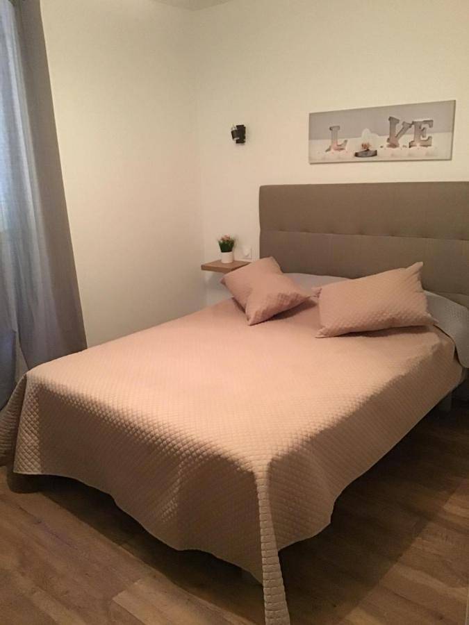 Appartement entier, Magnifique T4 avec terrasse à Saint-Nectaire - 8 pers in Saint-Nectaire, Parc naturel régional des Volcans d'Auvergne