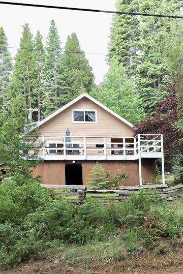 Log Cabin for 9 Guests in Lake Almanor, Plumas County, Picture 4